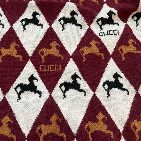 AUTHENTIC Gucci Horse Tile Wool V-Neck Logo Sweater - Picture 5 of 10